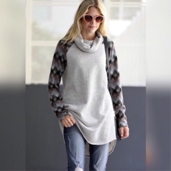 Sweaters - Gray Plaid Sleeve Cowl Neck Sweater Sweaters - Gray Plaid Sleeve Cowl Neck Sweater